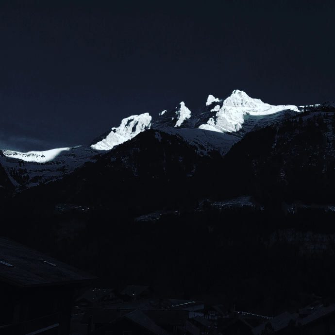 Dents du midi éclairées par la lune